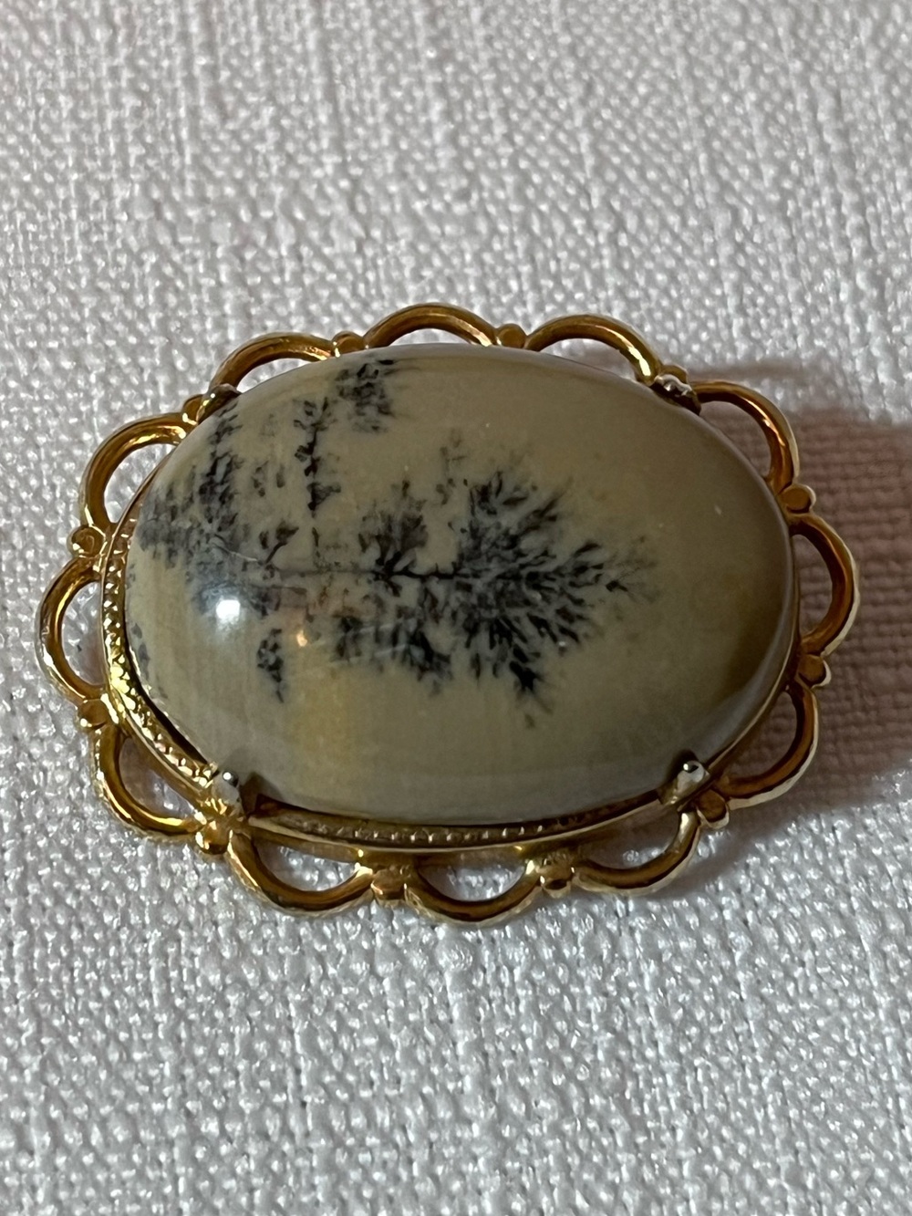 Vintage Gold Brooch - Cream Tan